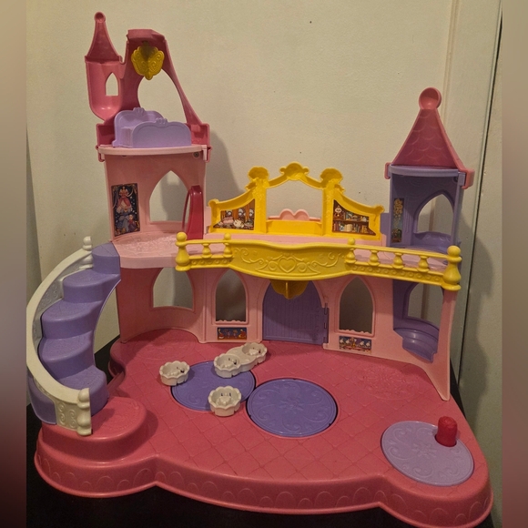 Little People Princess Muscial Dancing Palace & Cinderellas Dancing Carriage - Picture 3 of 17